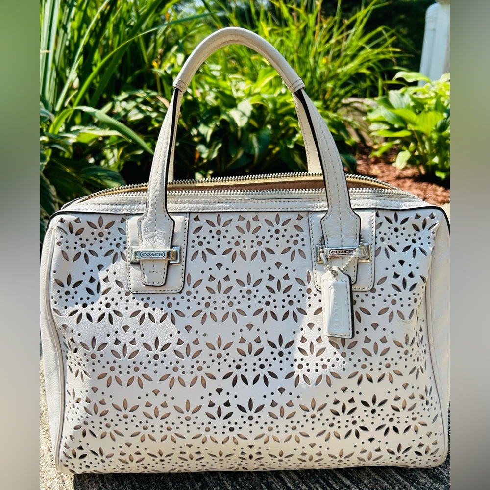 Coach TAYLOR EYELET Leather Carry All F27391 White Bag Purse Tote